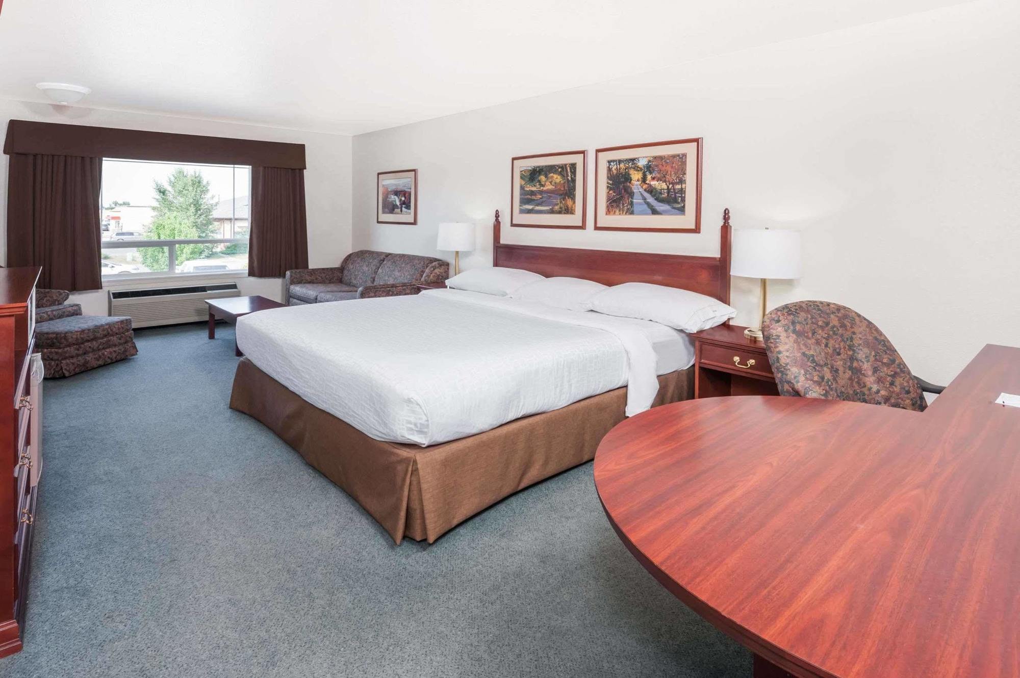 Super 8 By Wyndham High River Ab Εξωτερικό φωτογραφία