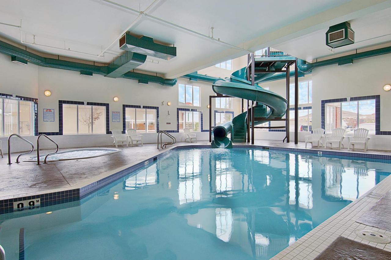 Super 8 By Wyndham High River Ab Εξωτερικό φωτογραφία
